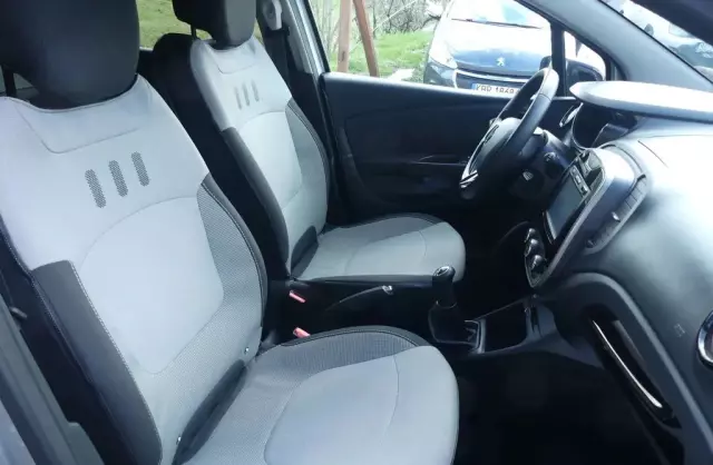 RENAULT Captur 