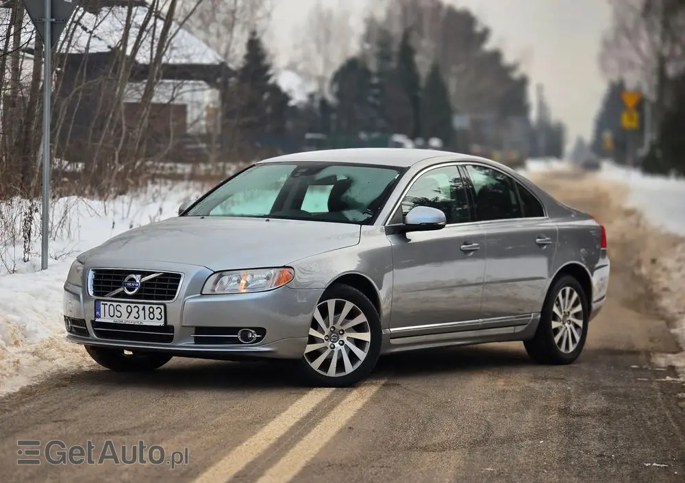 VOLVO S80 