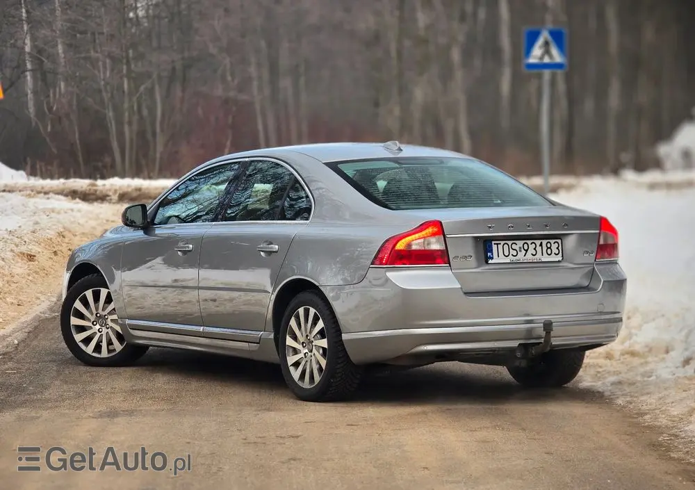 VOLVO S80 