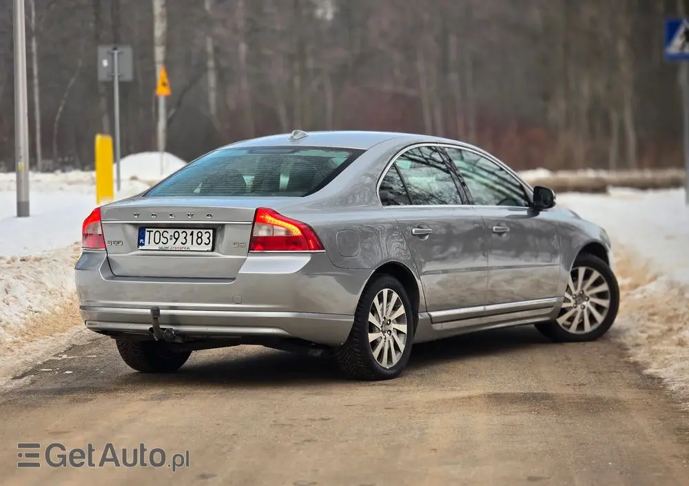 VOLVO S80 
