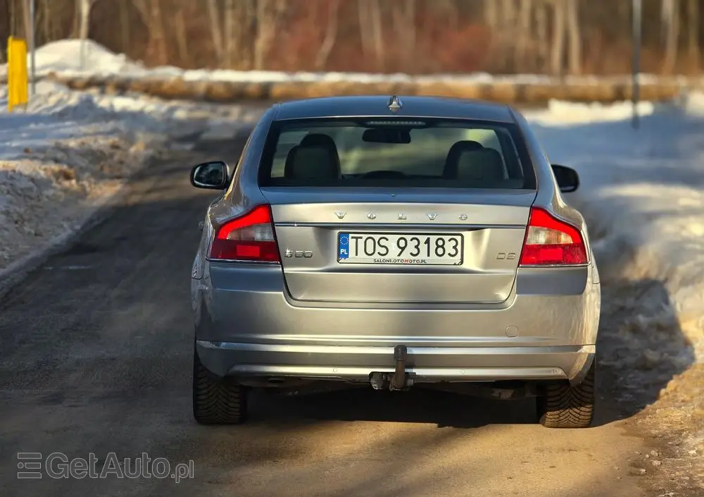VOLVO S80 