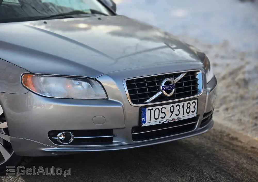 VOLVO S80 