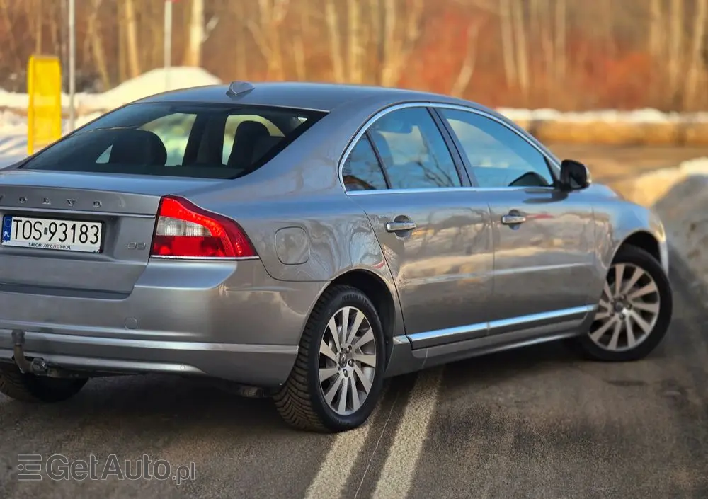 VOLVO S80 