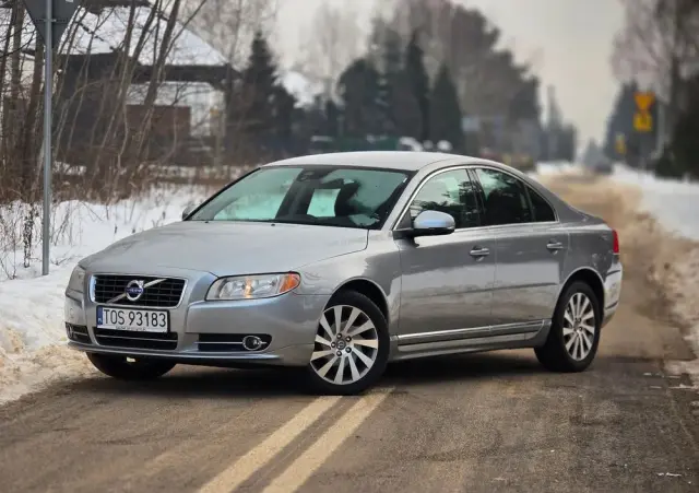 VOLVO S80 
