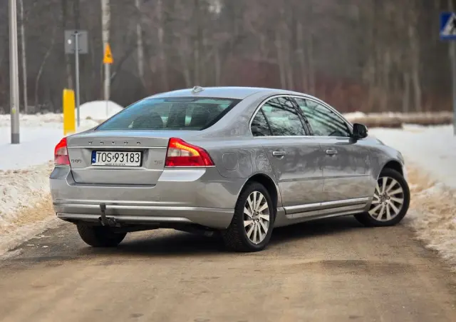 VOLVO S80 
