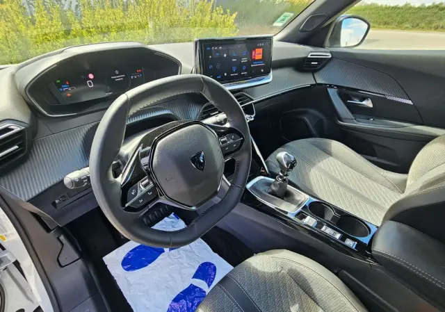 PEUGEOT 2008 1.2 PureTech Allure Pack S&S