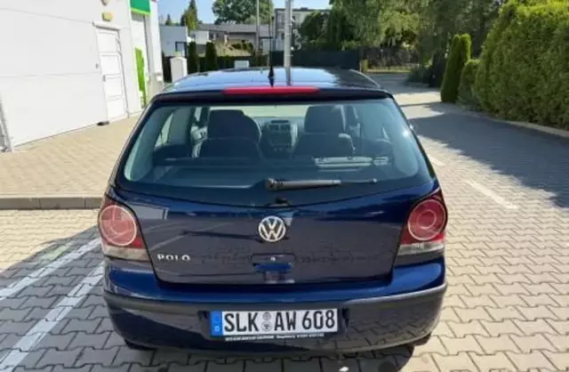 VOLKSWAGEN Polo 