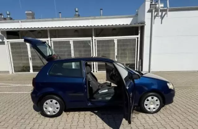 VOLKSWAGEN Polo 
