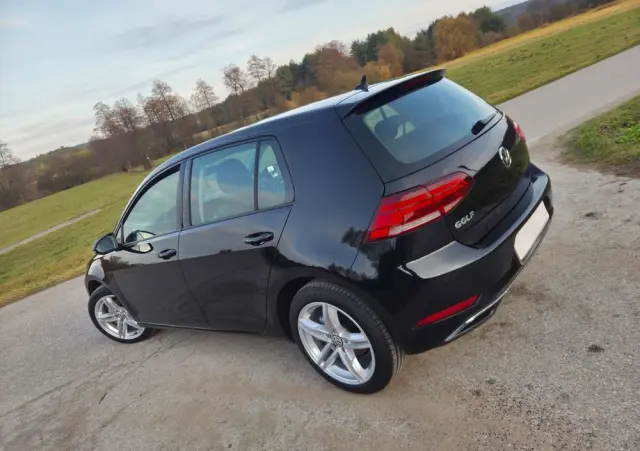 VOLKSWAGEN Golf 1.6 TDI (BlueMotion Technology) Trendline