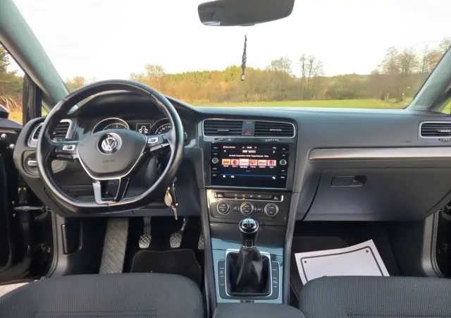 VOLKSWAGEN Golf 1.6 TDI (BlueMotion Technology) Trendline