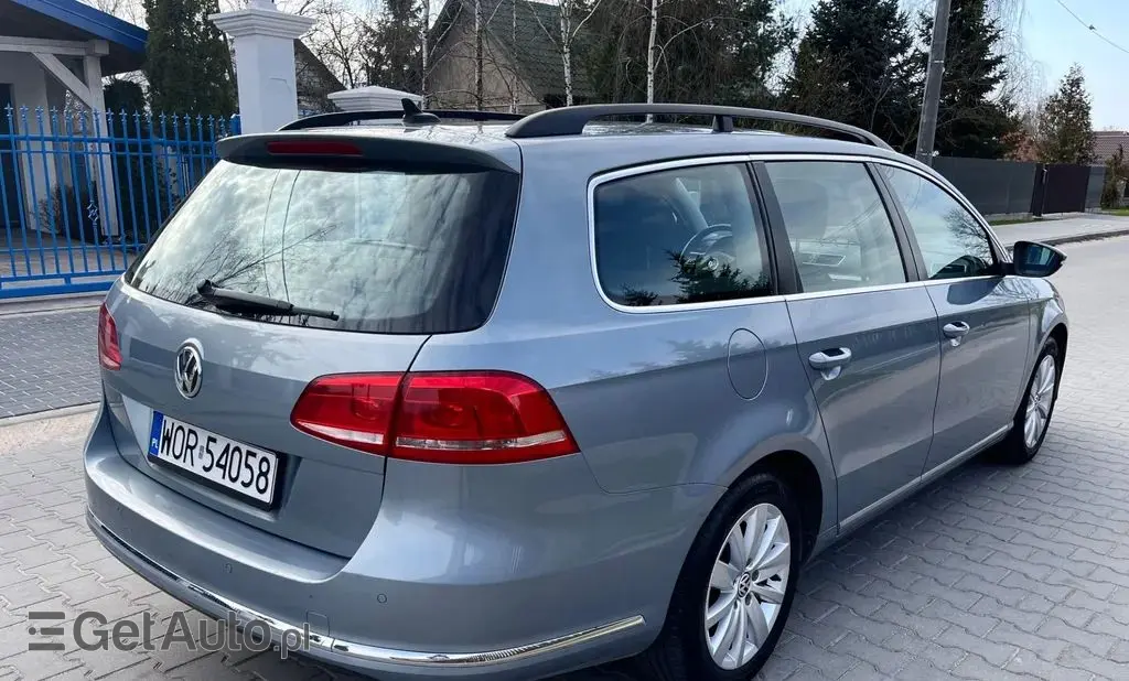 VOLKSWAGEN Passat 
