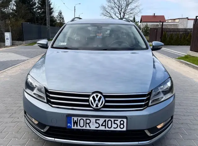 VOLKSWAGEN Passat 