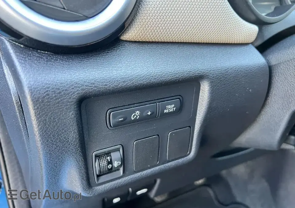 NISSAN Micra 1.0 Acenta