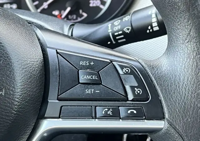 NISSAN Micra 1.0 Acenta