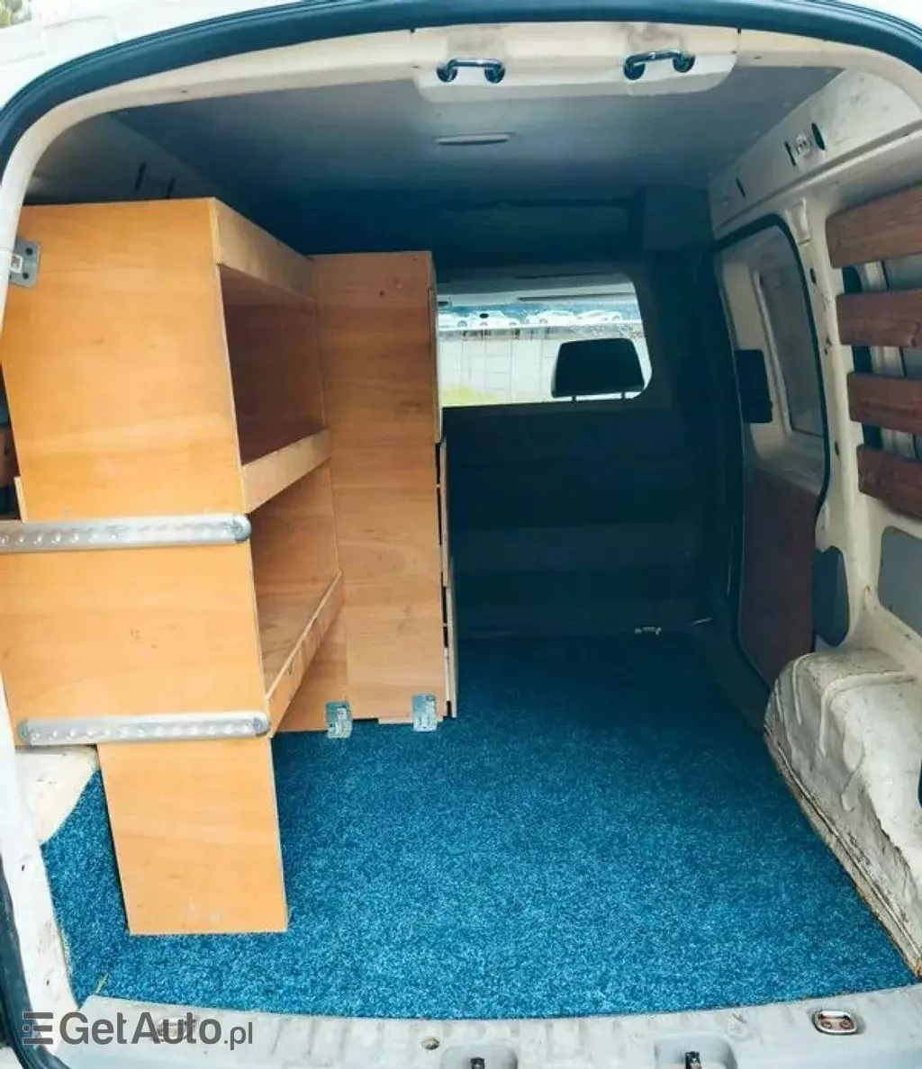 VOLKSWAGEN Caddy 