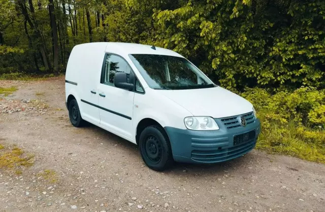 VOLKSWAGEN Caddy 