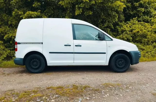 VOLKSWAGEN Caddy 
