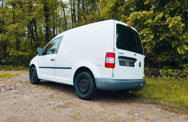 VOLKSWAGEN Caddy 