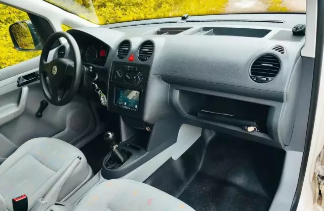 VOLKSWAGEN Caddy 