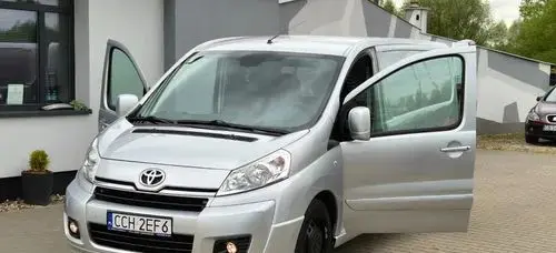 TOYOTA Proace 