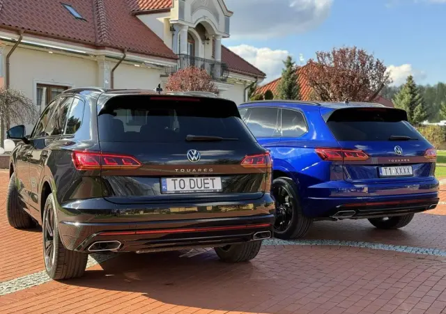 VOLKSWAGEN Touareg 