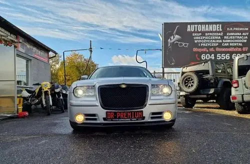 CHRYSLER 300 