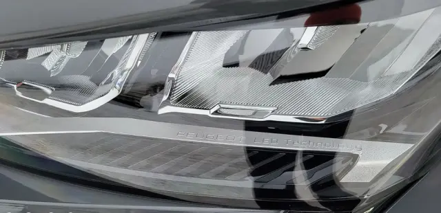 PEUGEOT 408 1.2 PureTech mHEV Allure S&S e-DSC6