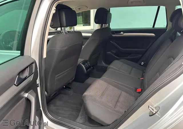 VOLKSWAGEN Passat Variant 2.0 TDI DSG (BlueMotion Technology) Highline