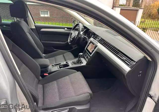 VOLKSWAGEN Passat Variant 2.0 TDI DSG (BlueMotion Technology) Highline