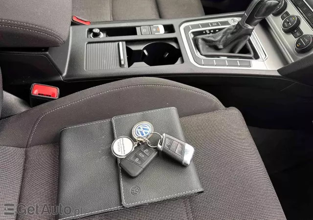 VOLKSWAGEN Passat Variant 2.0 TDI DSG (BlueMotion Technology) Highline