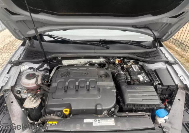 VOLKSWAGEN Passat Variant 2.0 TDI DSG (BlueMotion Technology) Highline