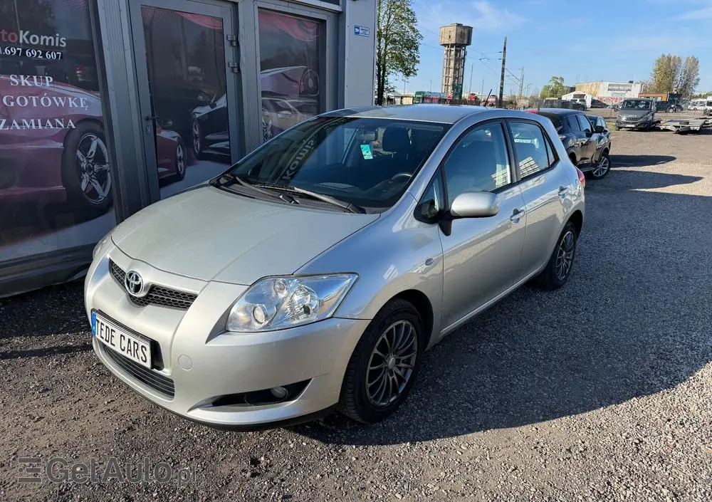 TOYOTA Auris 1.4 VVT-i Sol
