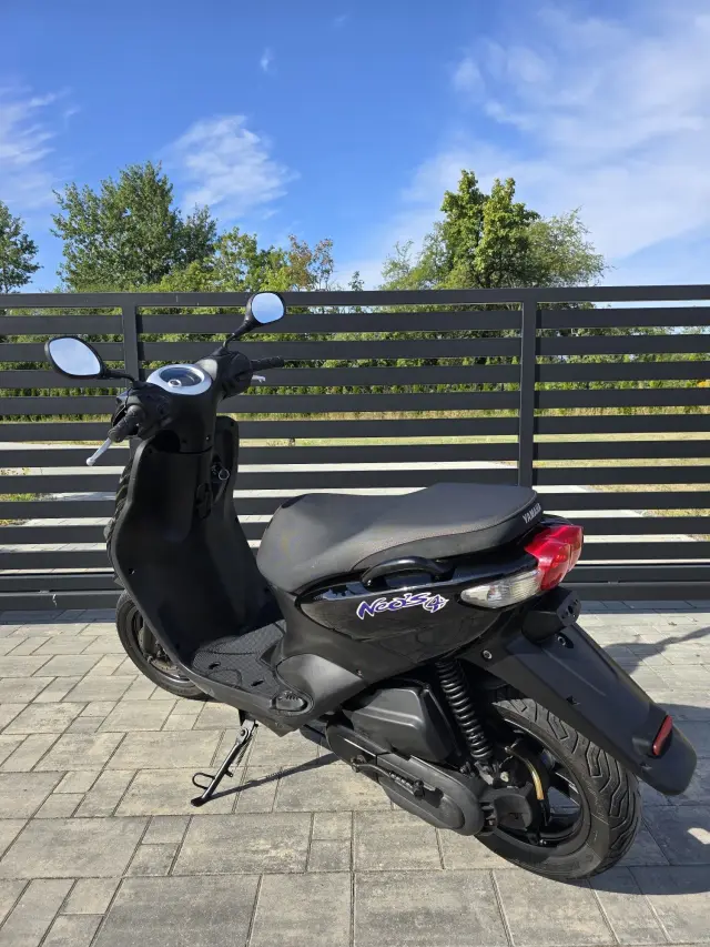 YAMAHA Neos 