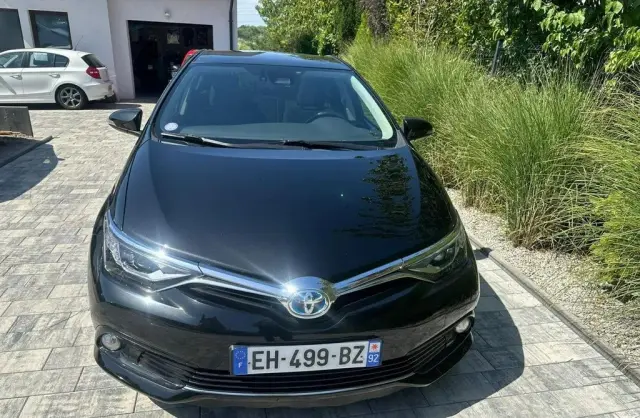 TOYOTA Auris 