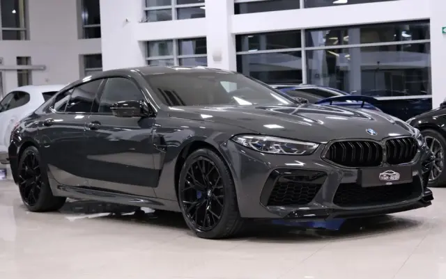 BMW M8 
