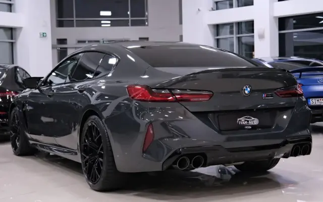 BMW M8 