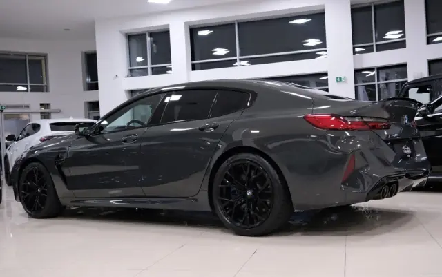 BMW M8 