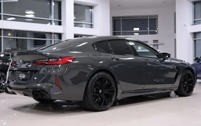 BMW M8 