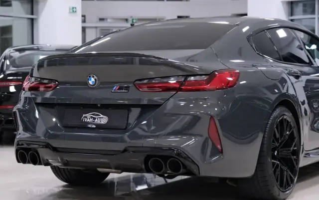 BMW M8 