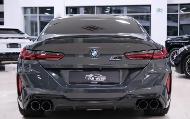 BMW M8 