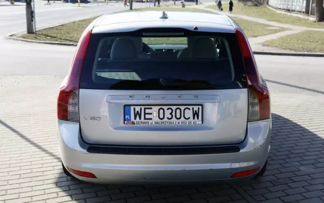 VOLVO V50 