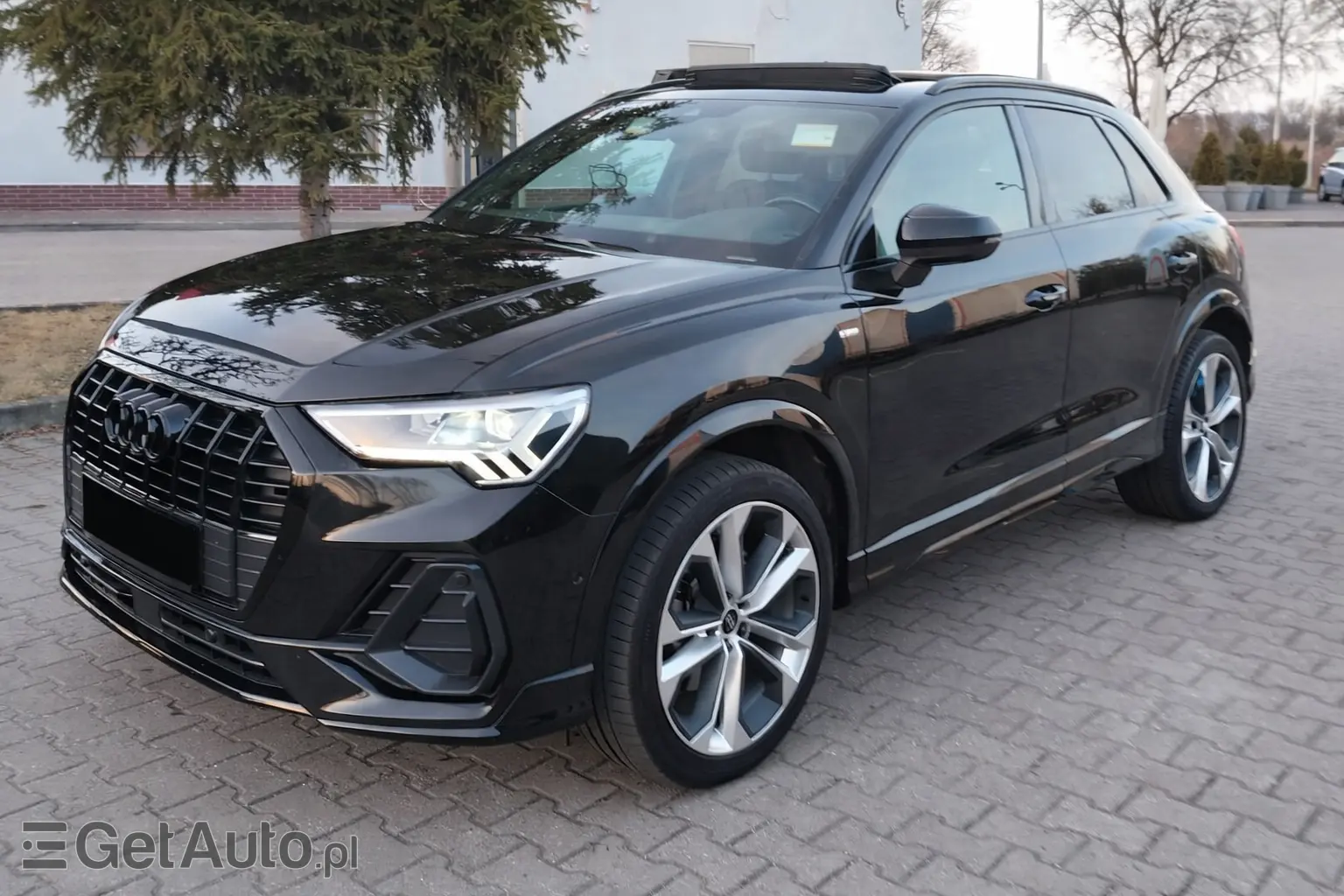 AUDI Q3 S line