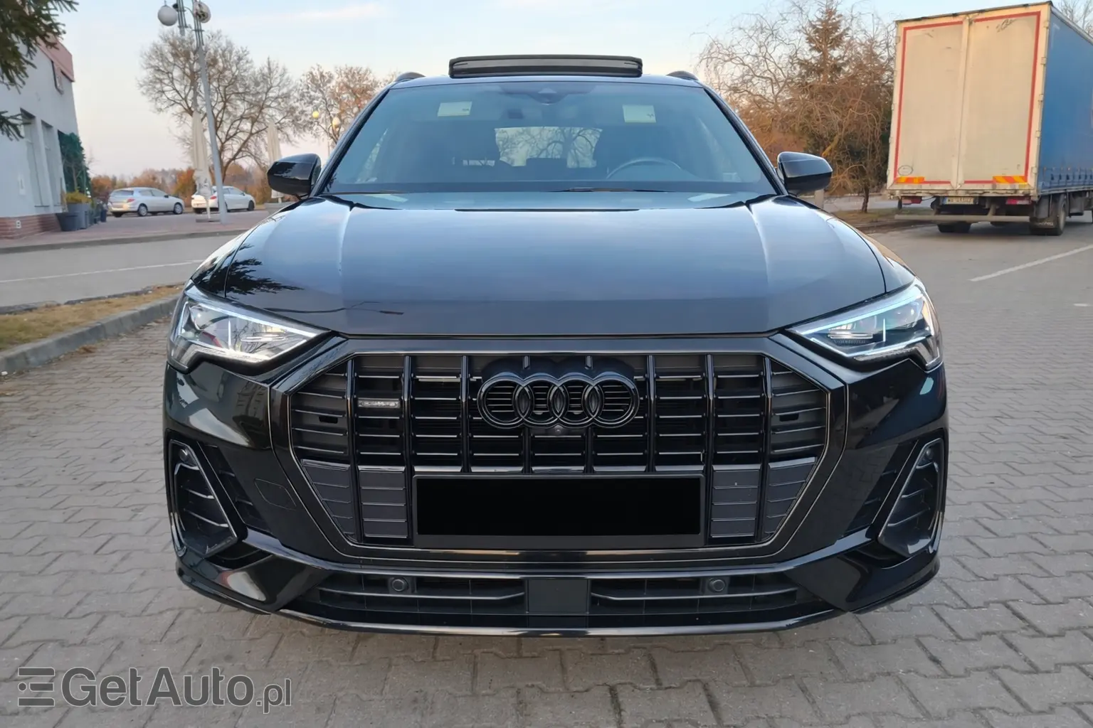 AUDI Q3 S line
