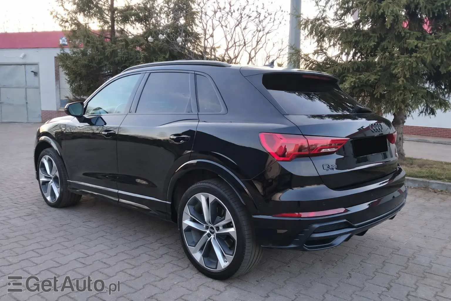 AUDI Q3 S line