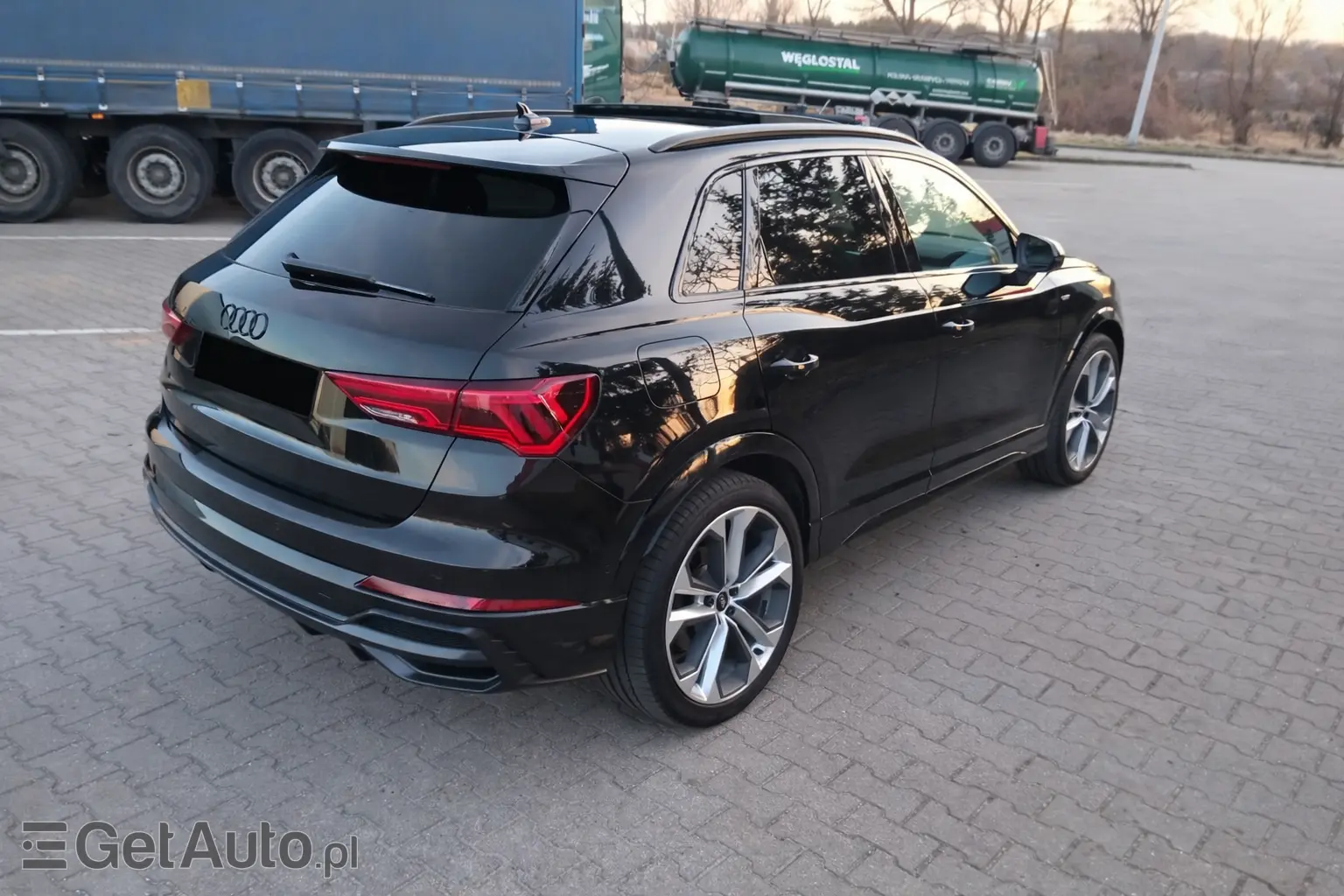 AUDI Q3 S line