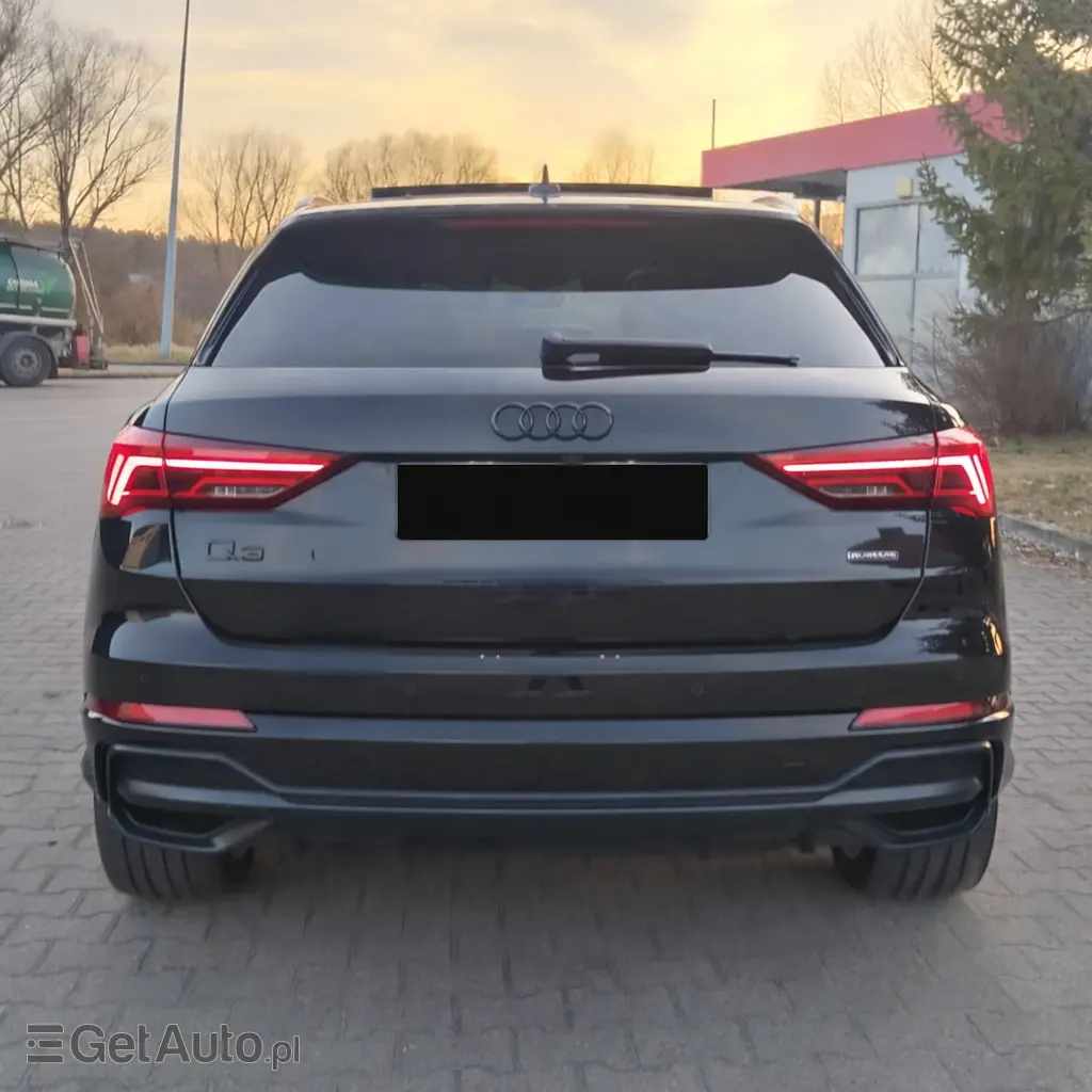 AUDI Q3 S line