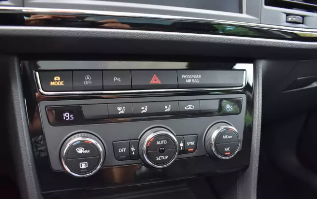 SEAT Leon 2.0 TDI DPF FR