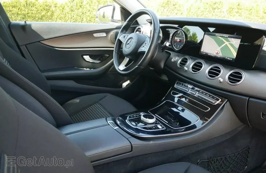 MERCEDES-BENZ Klasa E 