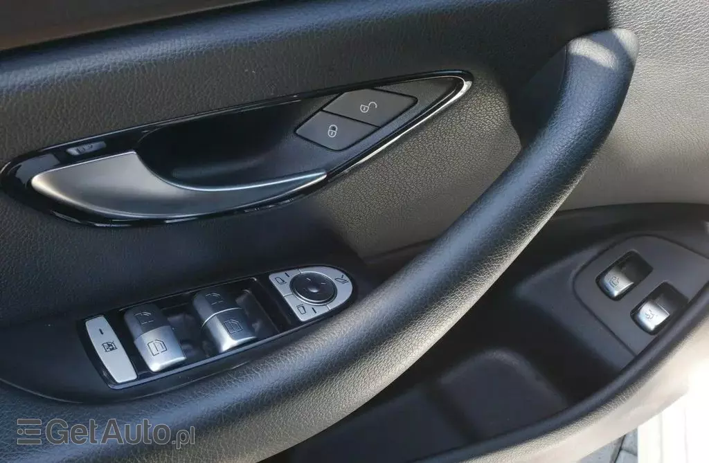 MERCEDES-BENZ Klasa E 