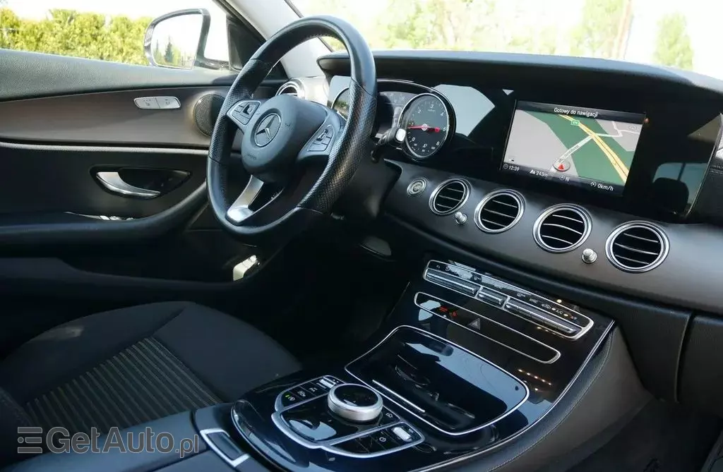 MERCEDES-BENZ Klasa E 